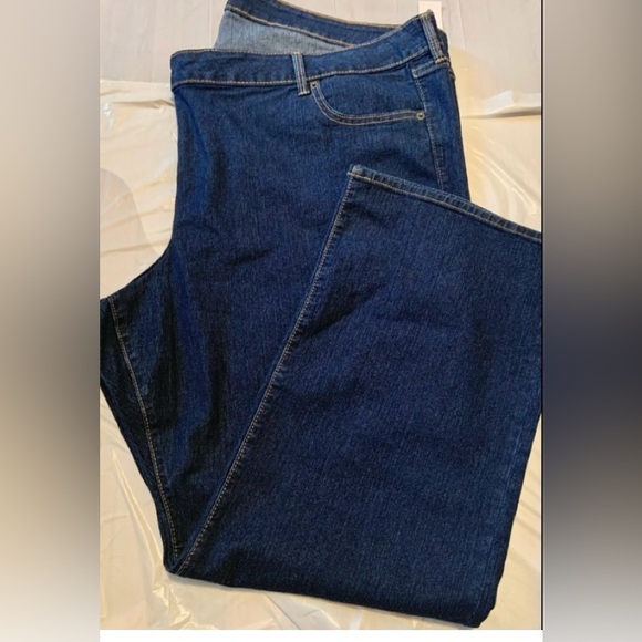 Old Navy Women’s Bootcut Jeans.         2 pair - 10$ for both #1 - Picture 3 of 3
